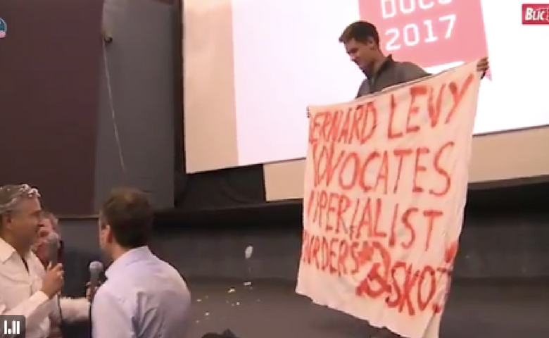 Qui a entarté BHL ?