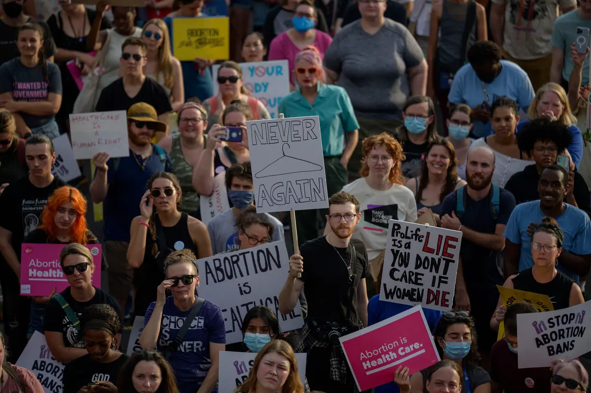 L’extrême droite : un danger pour le droit à L’IVG !