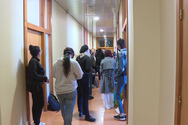 Soutien aux sans-facs de Lyon 2 face a la répression : on continue la lutte contre la sélection !